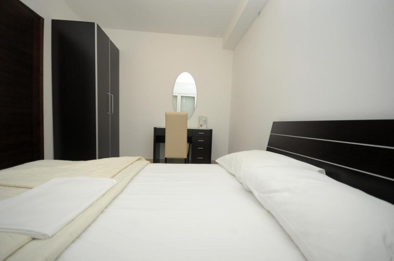 Apartments Anita Будва Екстер'єр фото